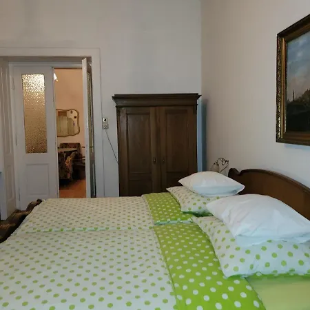 Bright 2bdr Sleeps 8 Near Center M1 Appartamento