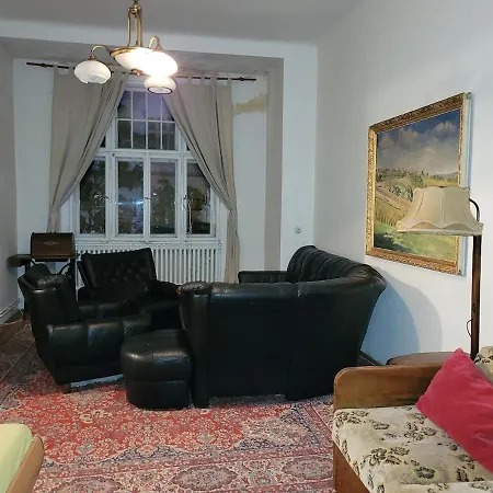 Bright 2bdr Sleeps 8 Near Center M1 Daire Prag