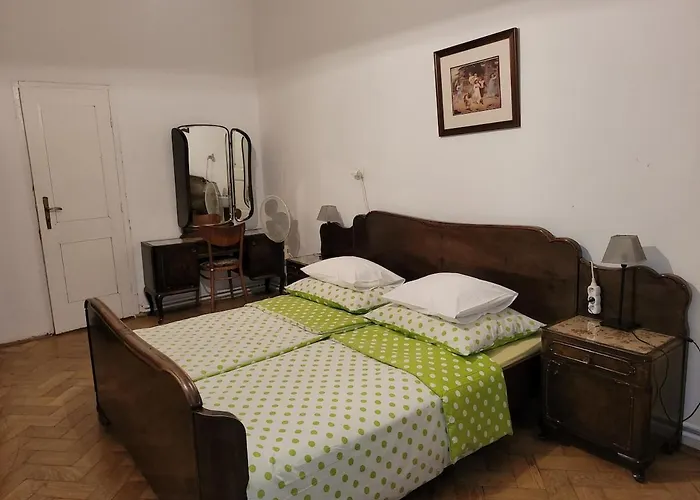 Bright 2bdr Sleeps 8 Near Center M1 * Praga