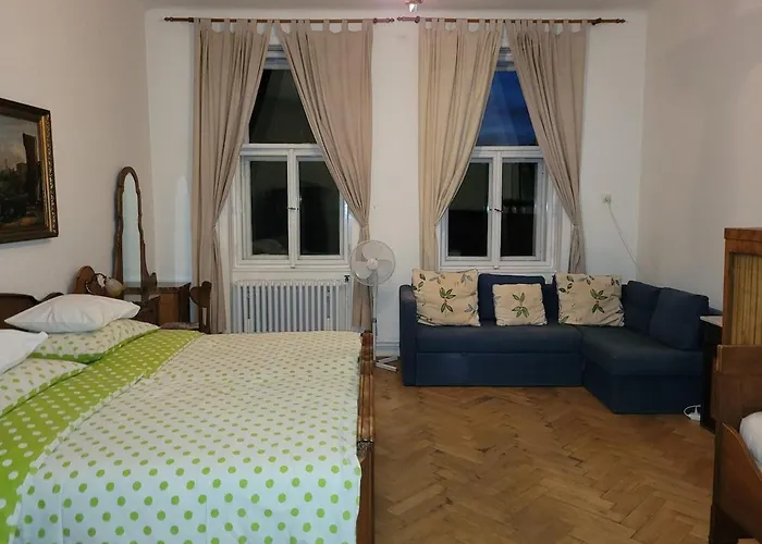Appartamento Bright 2bdr Sleeps 8 Near Center M1 Praga