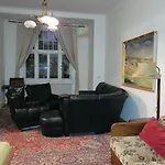 Bright 2bdr Sleeps 8 Near Center M1 Apartment Prague