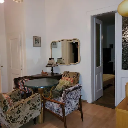 Bright 2bdr Sleeps 8 Near Center M1 * Praga