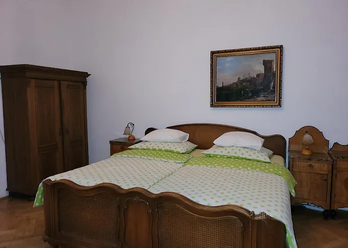 Bright 2bdr Sleeps 8 Near Center M1 Appartement Prague