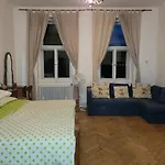 דירה Bright 2bdr Sleeps 8 Near Center M1 פראג